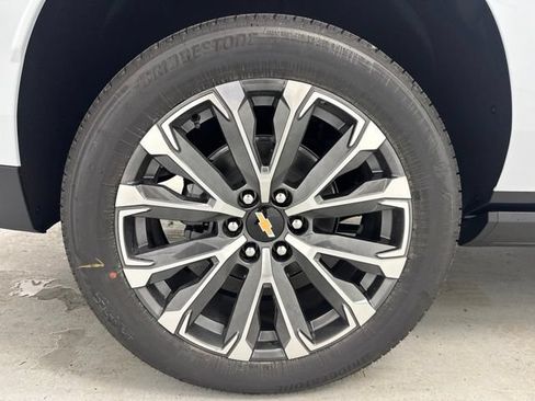 New 2026 Chevrolet Suburban High Country AWD/4WD image 39