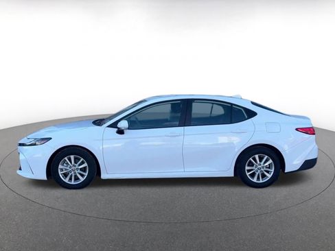Used 2025 Toyota Camry LE image 9