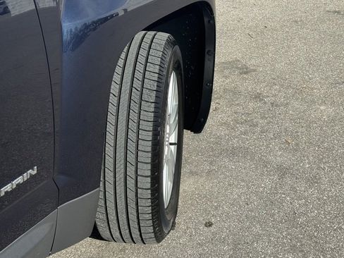 Used 2015 GMC Terrain SLE w/ Convenience Package image 2