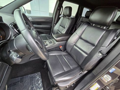 Used 2019 Jeep Grand Cherokee Limited image 15