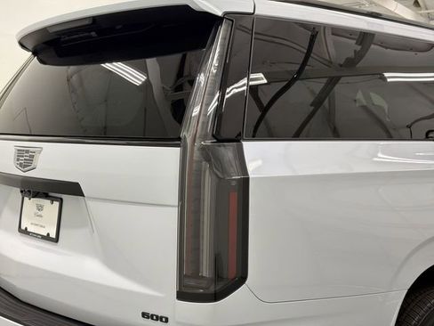 New 2026 Cadillac Escalade ESV Platinum Sport w/ LPO, ONYX Package AWD/4WD image 16