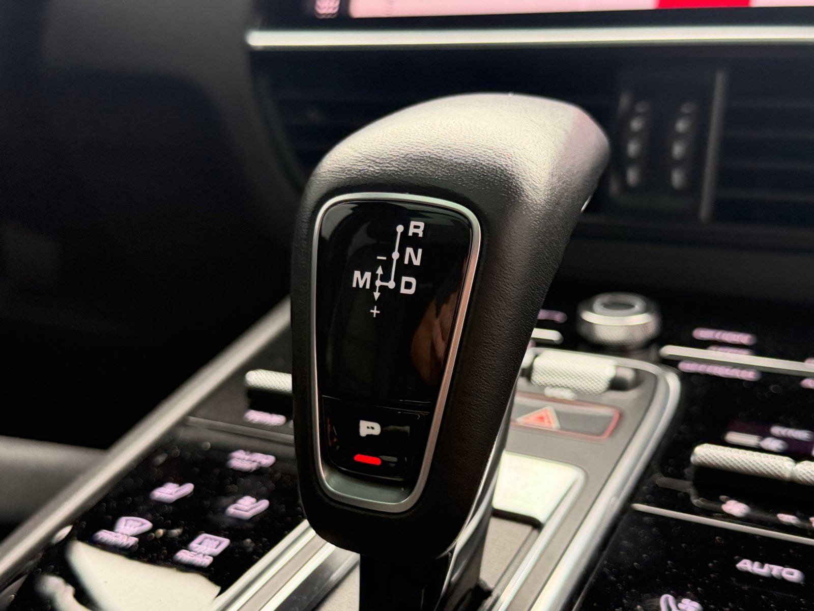 Certified 2020 Porsche Cayenne Turbo S AWD/4WD image 26