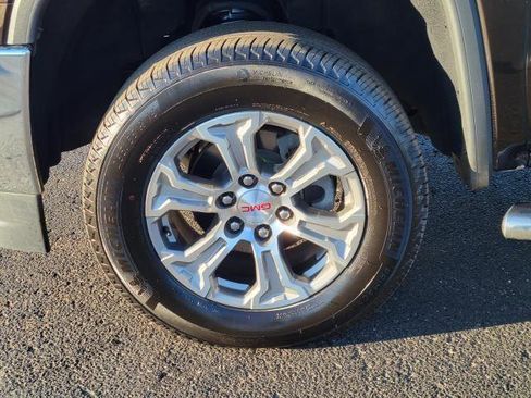 Used 2018 GMC Sierra 1500 SLE w/ SLE Value Package image 6