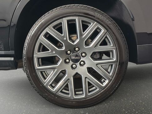 Used 2026 GMC Yukon Denali Ultimate AWD/4WD image 12
