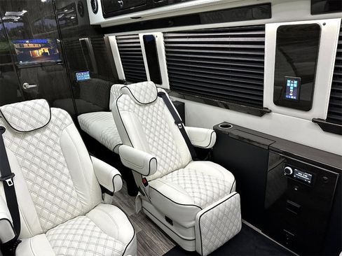 Used 2024 Mercedes-Benz Sprinter 3500 image 29
