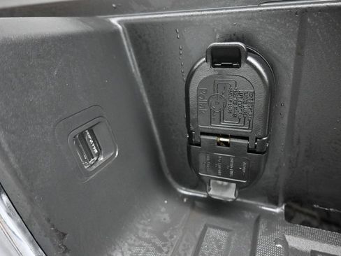 Used 2018 Chevrolet Silverado 1500 LT AWD/4WD image 44