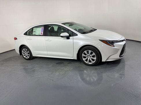 New 2026 Toyota Corolla LE image 3