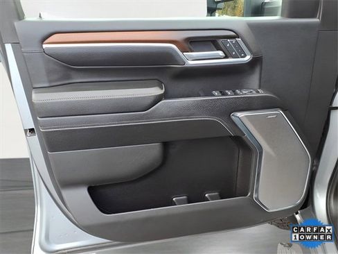 Used 2024 GMC Sierra 2500 Denali w/ Denali Reserve Package image 13