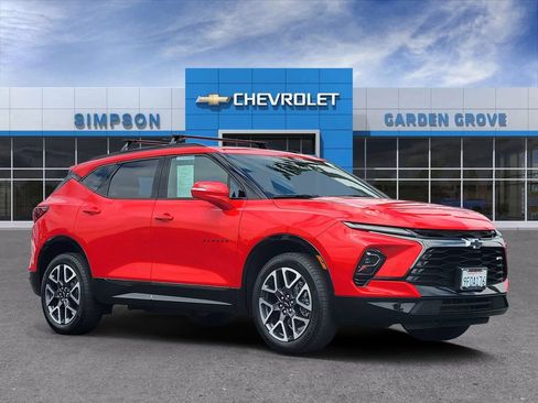 Used 2023 Chevrolet Blazer RS FWD image 1