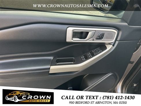 Used 2021 Ford Explorer Limited w/ Equipment Group 301A AWD/4WD image 9
