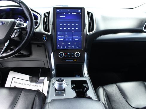 Used 2021 Ford Edge Titanium AWD/4WD image 18
