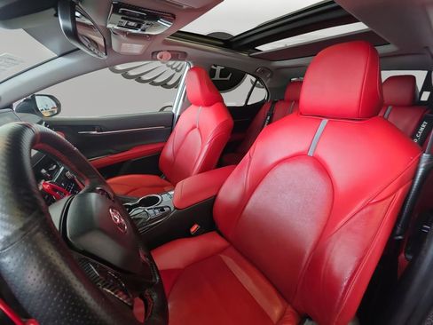 Used 2022 Toyota Camry XSE FWD image 10