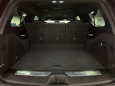 Used 2023 Cadillac Escalade ESV Luxury RWD image 19
