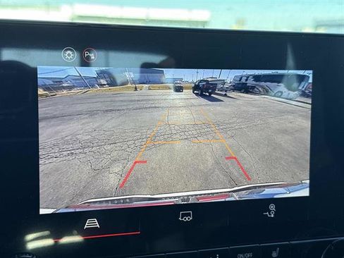 Used 2026 GMC Canyon AT4 image 21