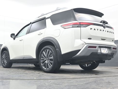 Certified 2024 Nissan Pathfinder SL w/ SL Premium Package image 23
