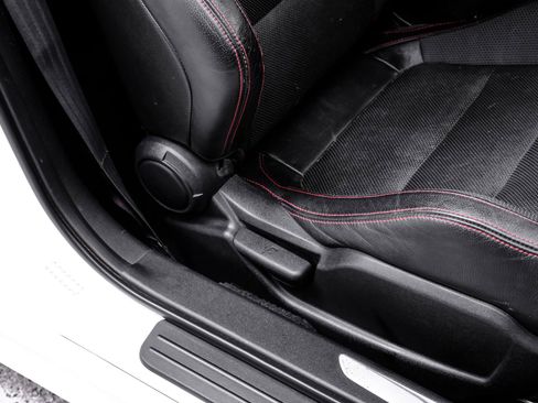 Used 2016 Hyundai Genesis Coupe 3.8 image 42