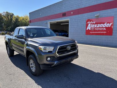 Used 2016 Toyota Tacoma SR5 w/ SR5 Appearance Package (SN)