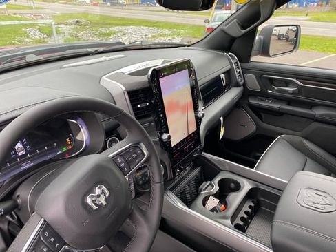 New 2026 RAM 1500 Laramie AWD/4WD image 12