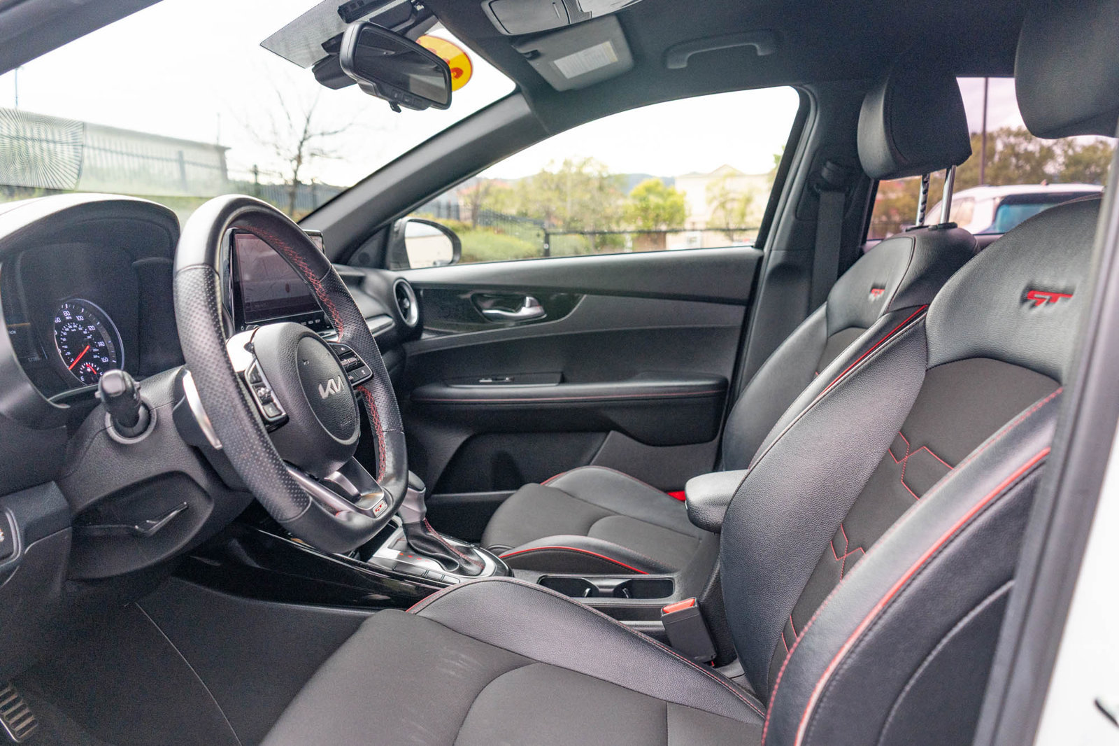 Used 2022 Kia Forte GT w/ GT Technology Package FWD image 15