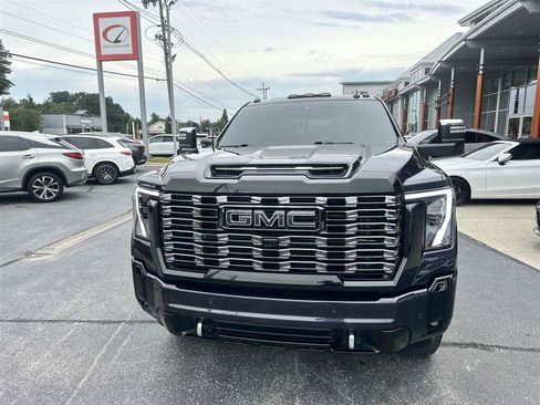 Used 2025 GMC Sierra 3500 Denali Ultimate AWD/4WD image 8