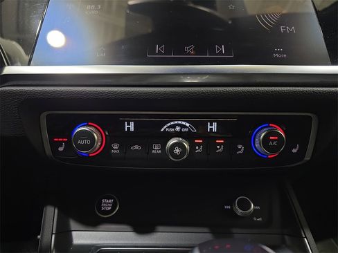 Certified 2025 Audi Q3 2.0T Premium w/ Convenience Package image 26