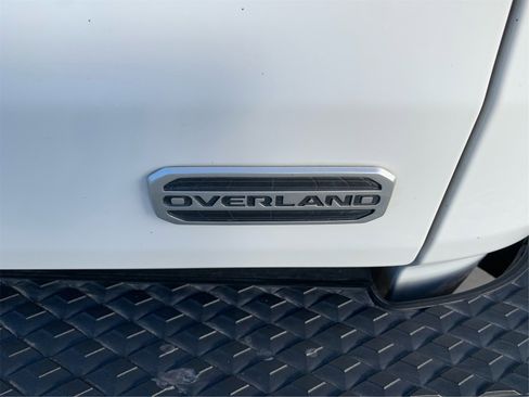 Used 2022 Jeep Gladiator Overland w/ Popular Equipment Package image 23