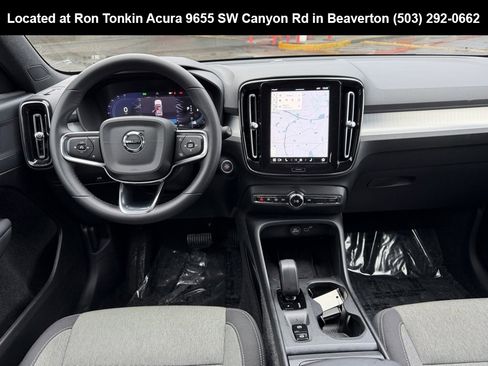 Used 2024 Volvo XC40 B5 Core image 31