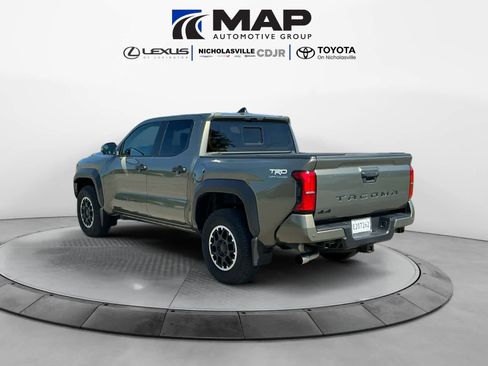 Used 2025 Toyota Tacoma TRD Off-Road w/ TRD Off Road Premium Package AWD/4WD image 3
