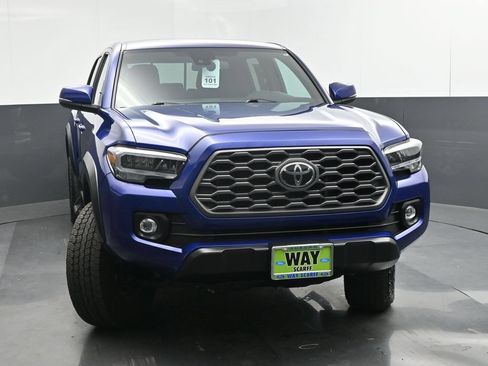 Used 2023 Toyota Tacoma TRD Off-Road w/ Black Out Package (TMS) AWD/4WD image 36