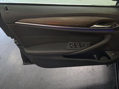 Used 2018 BMW 530i xDrive w/ Premium Package image 12