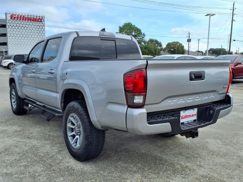 Used 2019 Toyota Tacoma SR5 RWD image 3