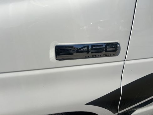 Used 2022 Ford E-450 and Econoline 450 Super Duty w/ Motorhome Prep Package image 29