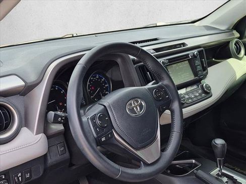 Used 2017 Toyota RAV4 XLE FWD image 9
