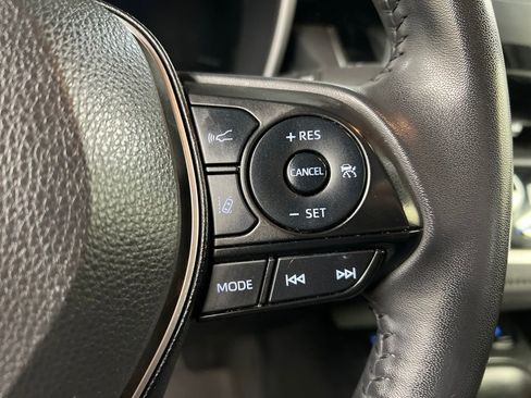 Used 2022 Toyota Corolla XSE FWD image 19