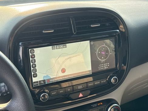 Used 2022 Kia Soul S FWD image 19