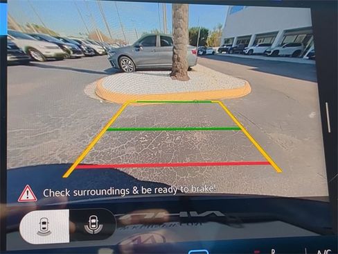 New 2026 Volkswagen Tiguan SE image 22