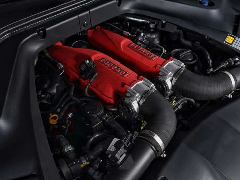 Used 2015 Ferrari California T RWD image 14