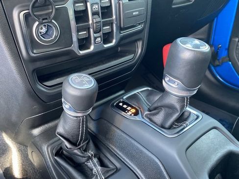 Used 2022 Jeep Wrangler Unlimited Sahara w/ Cold Weather Group image 20