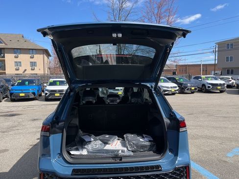 New 2026 Volkswagen Tiguan SE R-Line AWD/4WD image 10