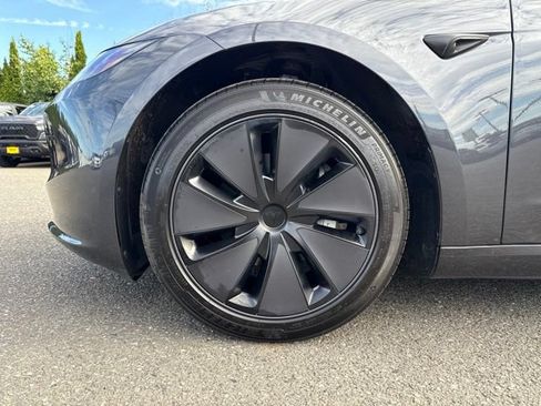 Used 2025 Tesla Model 3 Long Range RWD image 13