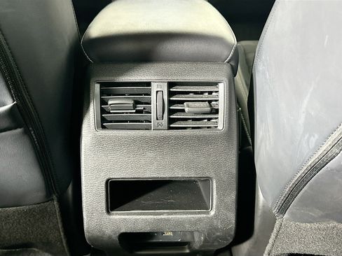 Used 2024 Mitsubishi Outlander SE image 28