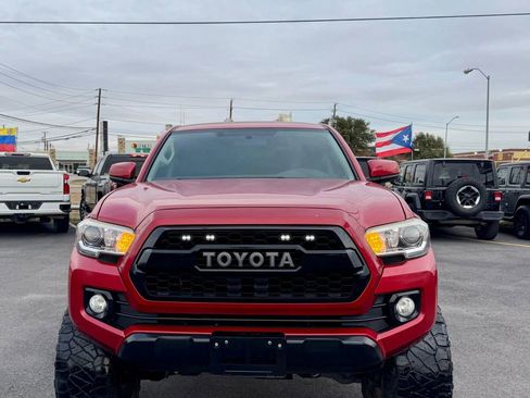 Used 2016 Toyota Tacoma SR5 w/ Towing Package image 2