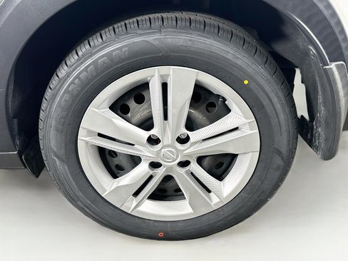 Used 2024 Nissan Kicks S FWD image 11
