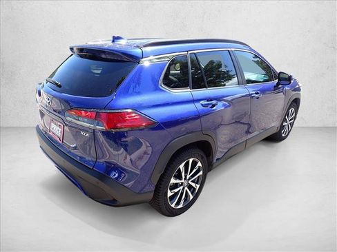 Used 2024 Toyota Corolla Cross XLE w/ Convenience Package FWD image 4