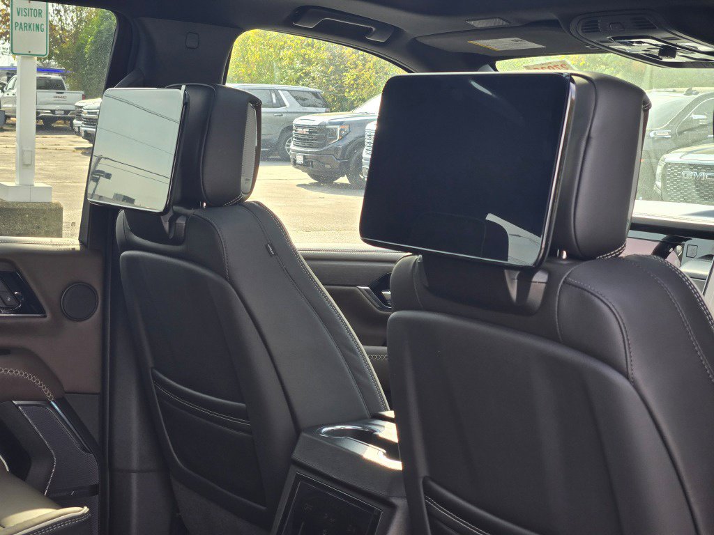 New 2027 GMC Yukon Denali Ultimate w/ LPO, Floor Liner Package AWD/4WD image 24