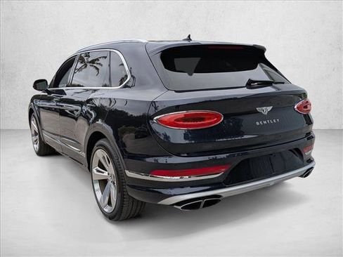 Used 2023 Bentley Bentayga Extended Wheelbase image 7