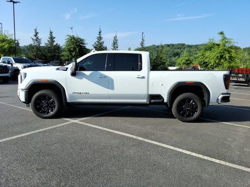 Certified 2026 GMC Sierra 2500 AT4 w/ AT4 Premium Plus Package AWD/4WD image 8