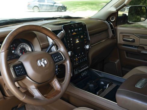 Used 2022 RAM 2500 Limited AWD/4WD image 16