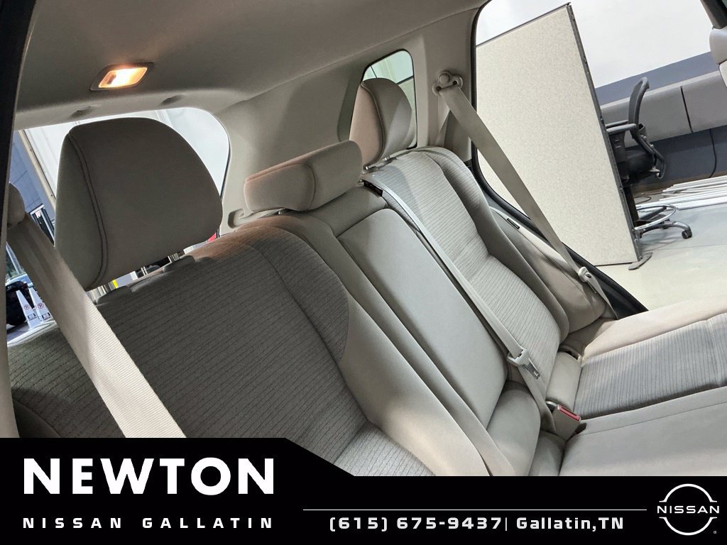 Used 2023 Nissan Rogue SV FWD image 16