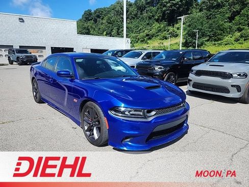 Used 2019 Dodge Charger Scat Pack RWD image 1